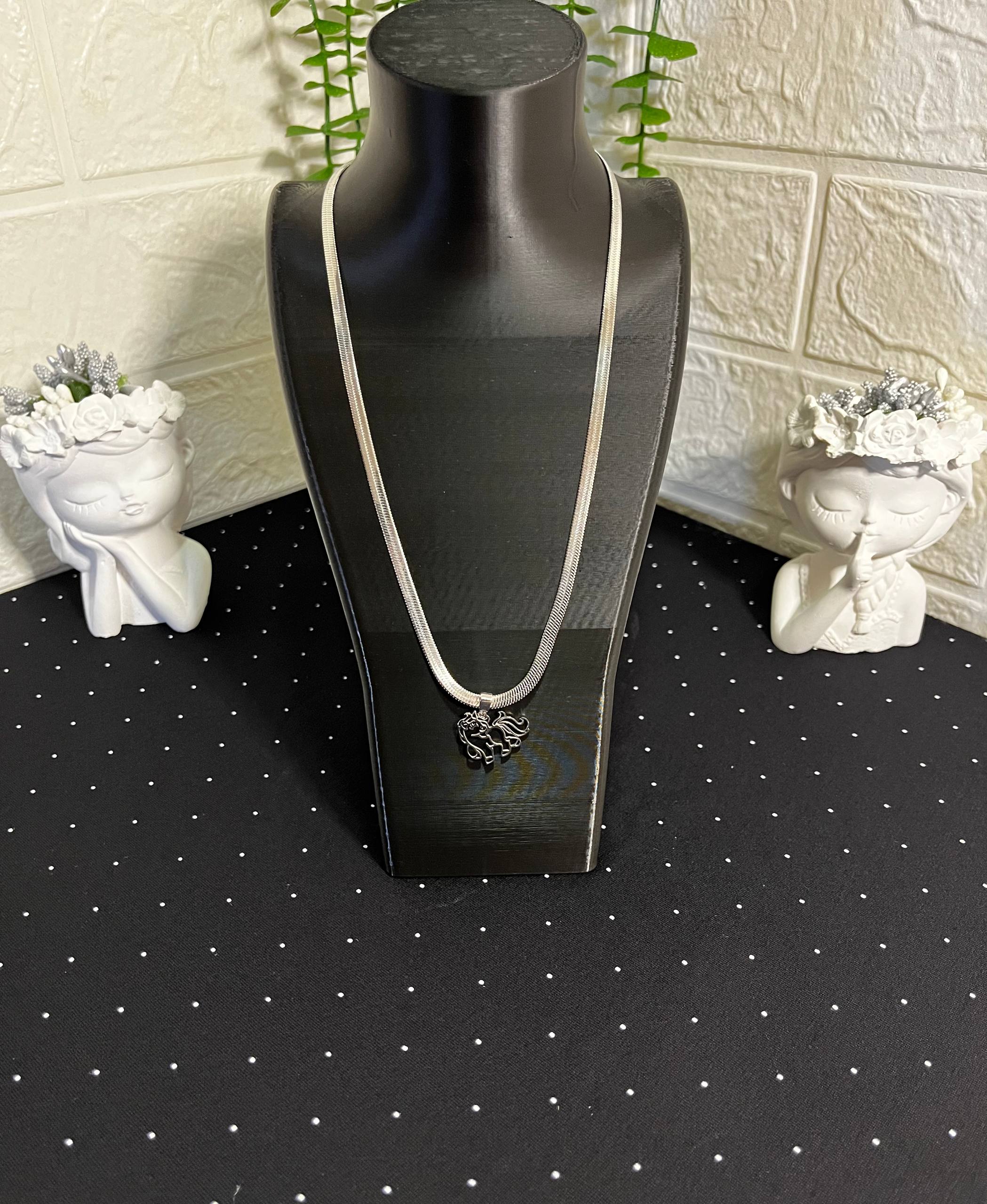 Unicorn Figürlü Çelik Kolye Silver