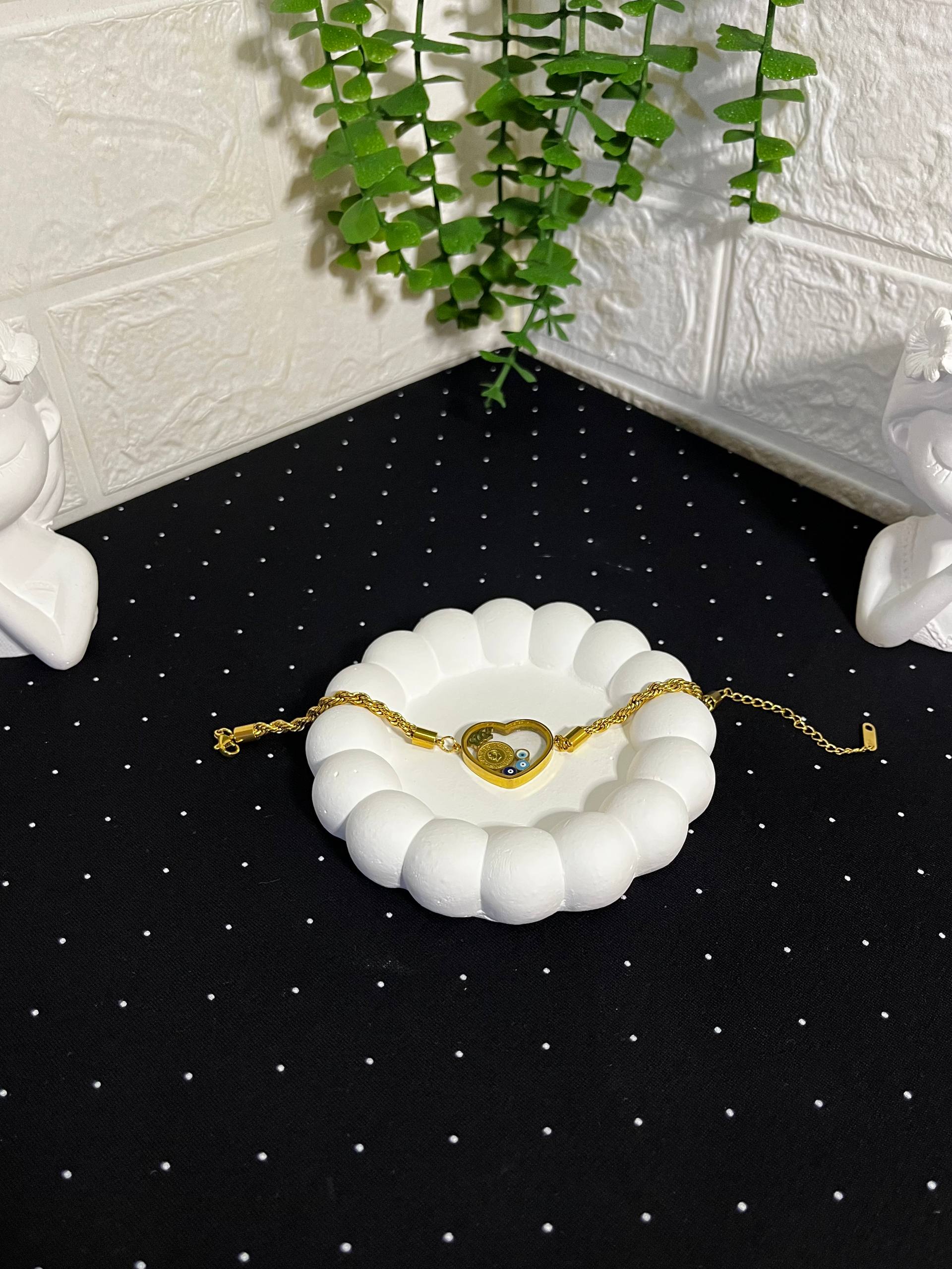 Kalpli Nazar Boncuklu Çelik Gold Bileklik - Görsel 2