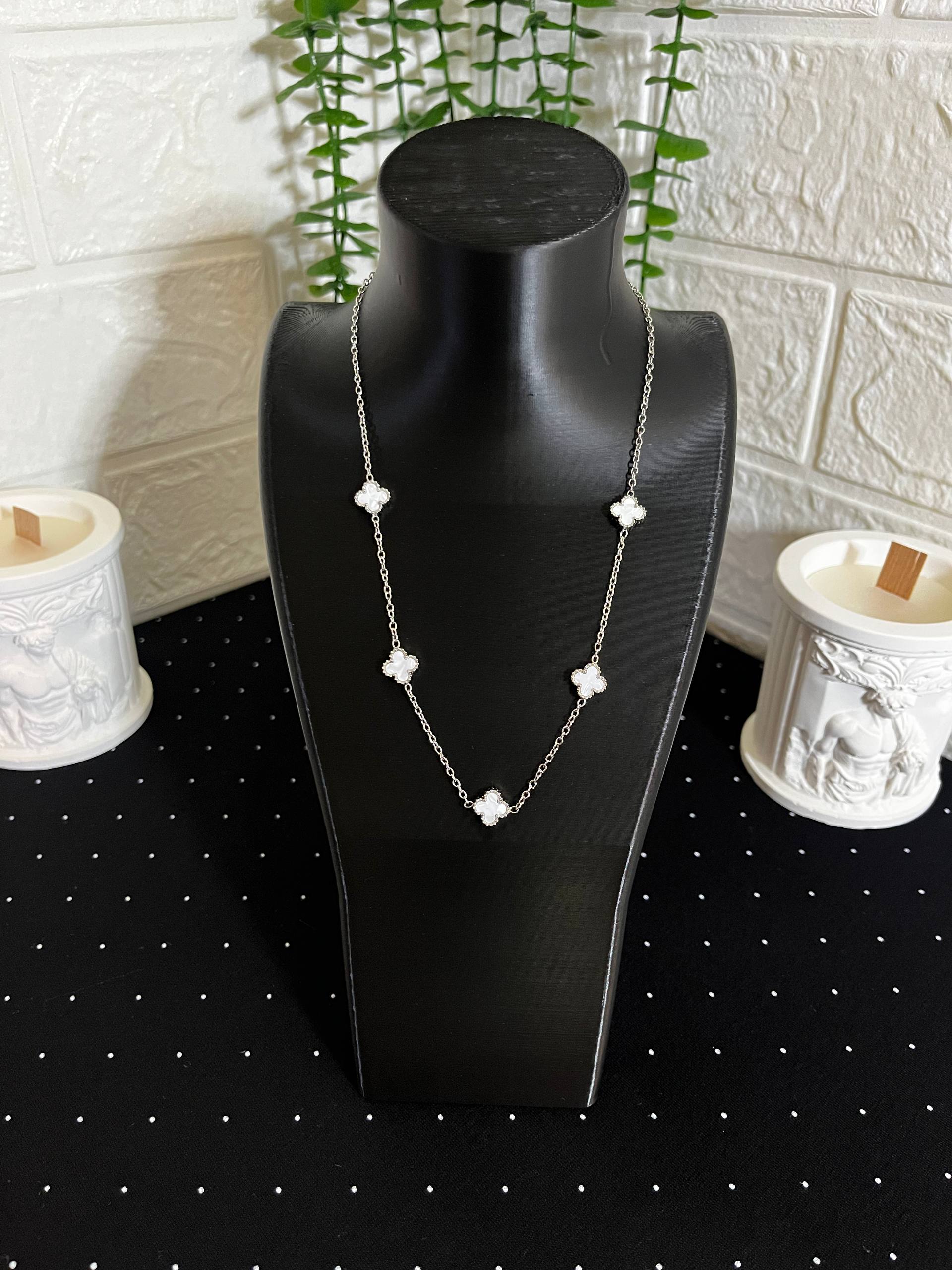 Yonca Model Çelik Kolye Silver