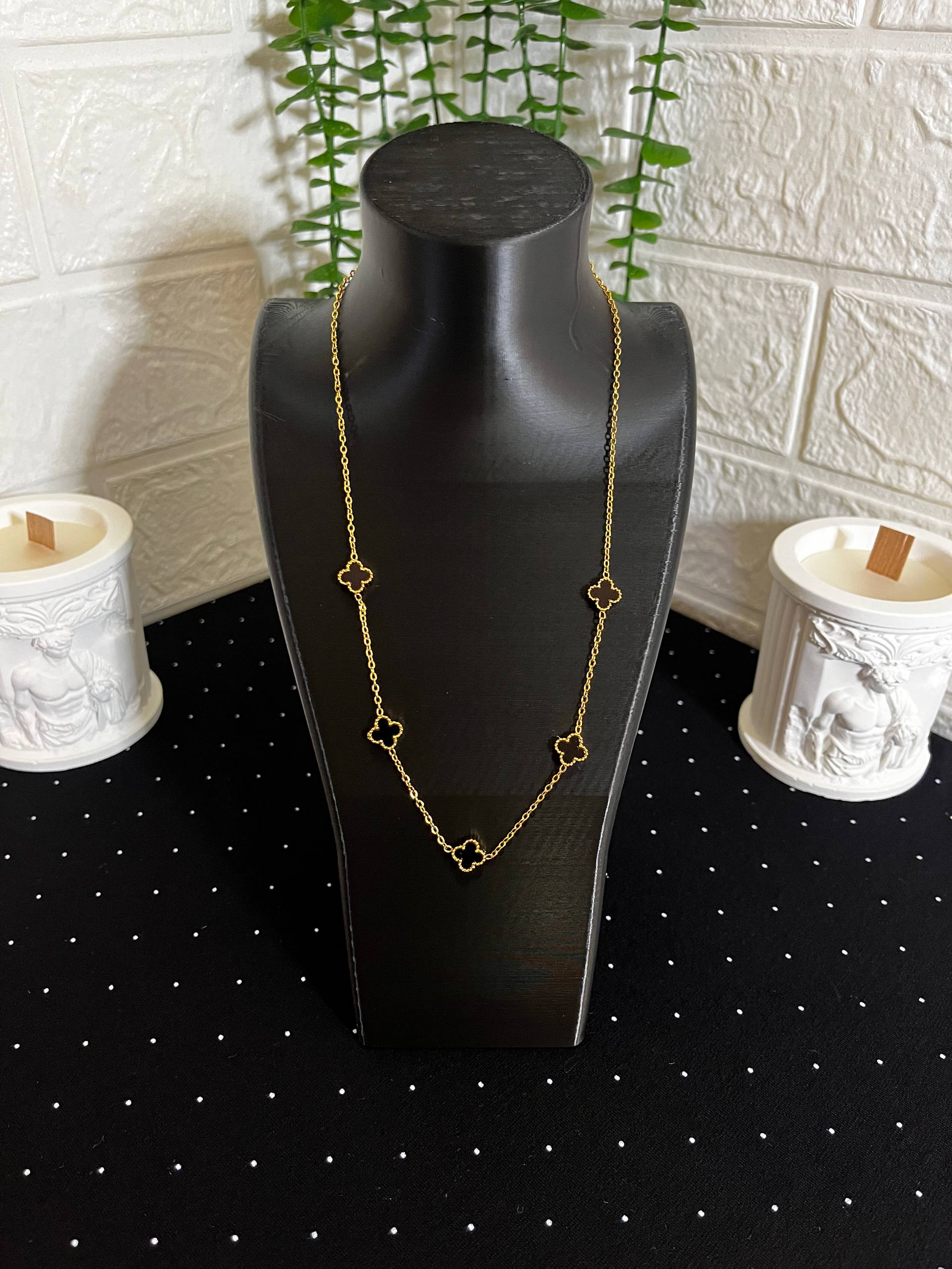 Yonca Model Çelik Kolye Gold