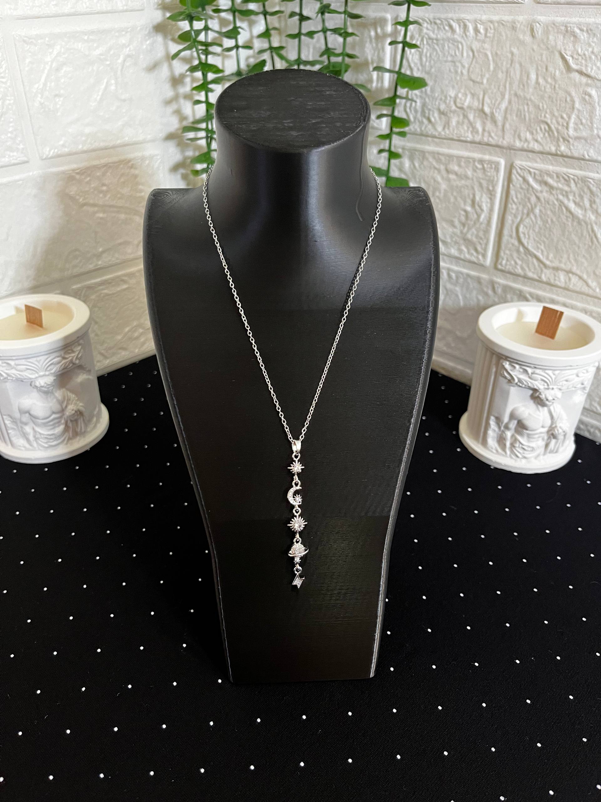 Gezegen Figürlü Çelik Y Kolye Silver